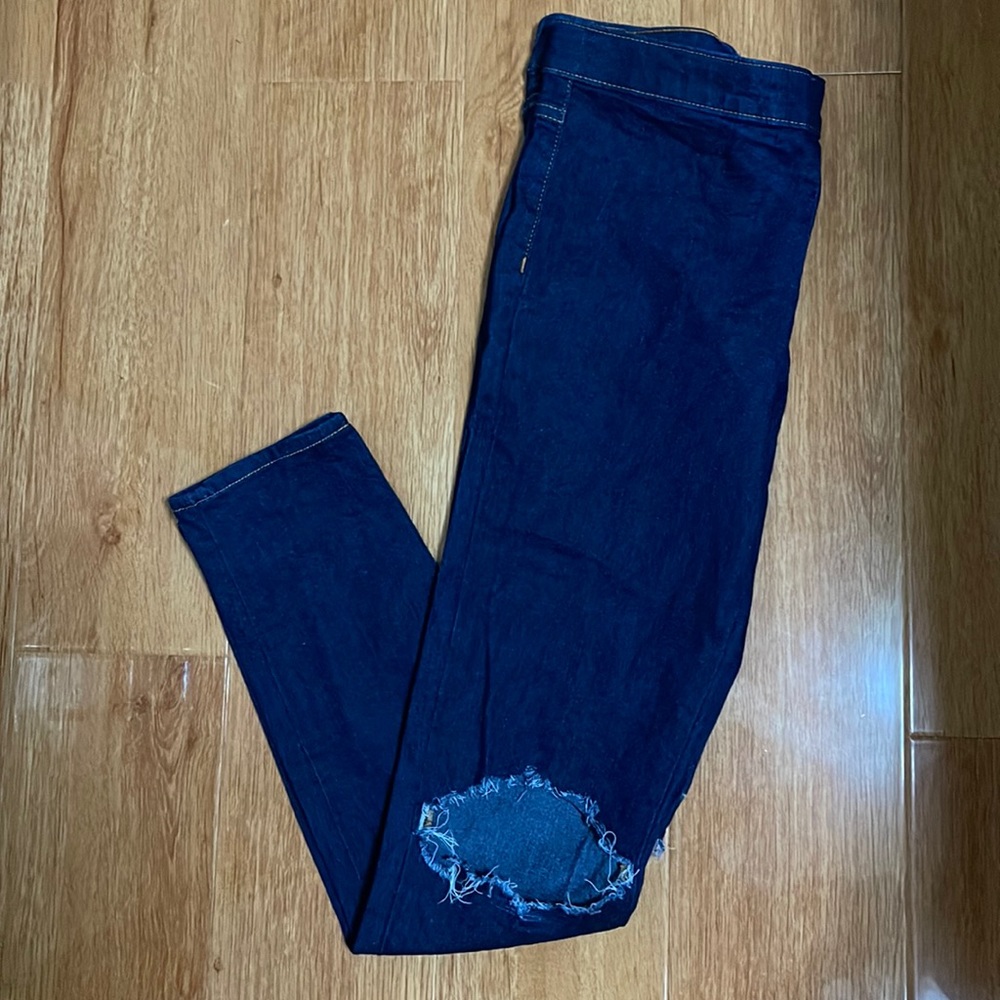Women's NWOT H&M Dark Blue Distressed Ripped Knee Skinny Jeans Pants Denim